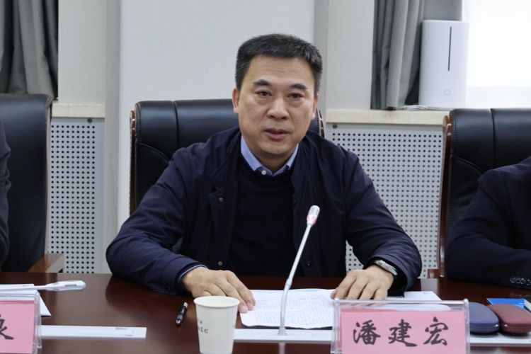 简篇-铁道运输专业委员会工作会议在beat365官网顺利召开