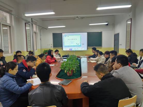 Beat365唯一官方网站召开班主任、班级主要干部班级管理培训会 (1).jpg