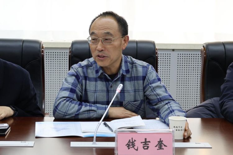 简篇-铁道运输专业委员会工作会议在beat365官网顺利召开